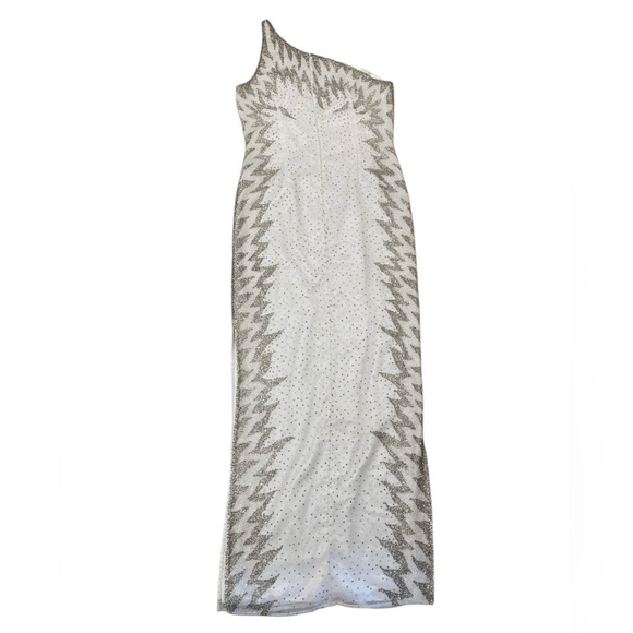 Je Matadi Beaded One-Shoulder Prom Dress, Gown, Sheath Dress White, Slit, Size 6 - Picture 7 of 11